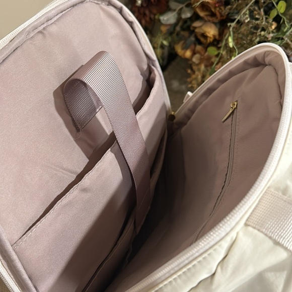 Isaac Mizrahi Viral Backpack Diaper Bag viral TikTok NWT LAST ONE - Picture 8 of 12